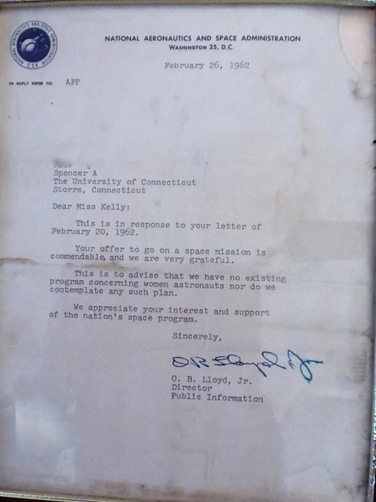 Foto av brev från Nasa till ung kvinna som vill bli astronaut